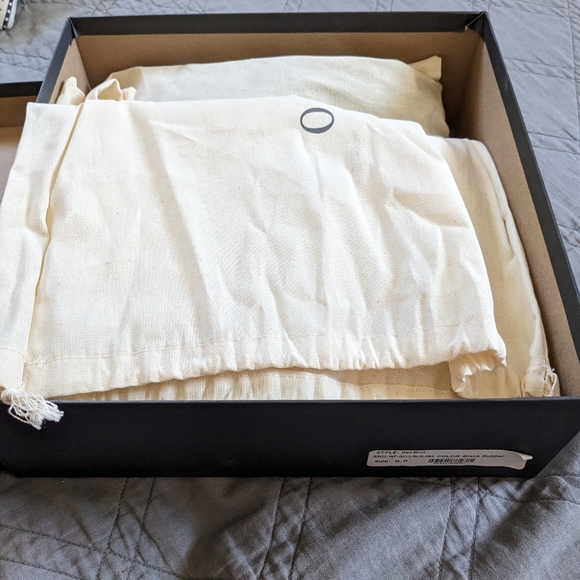 Nisolo Dari Boots in Black with Rubber Sole - Picture 2 of 6